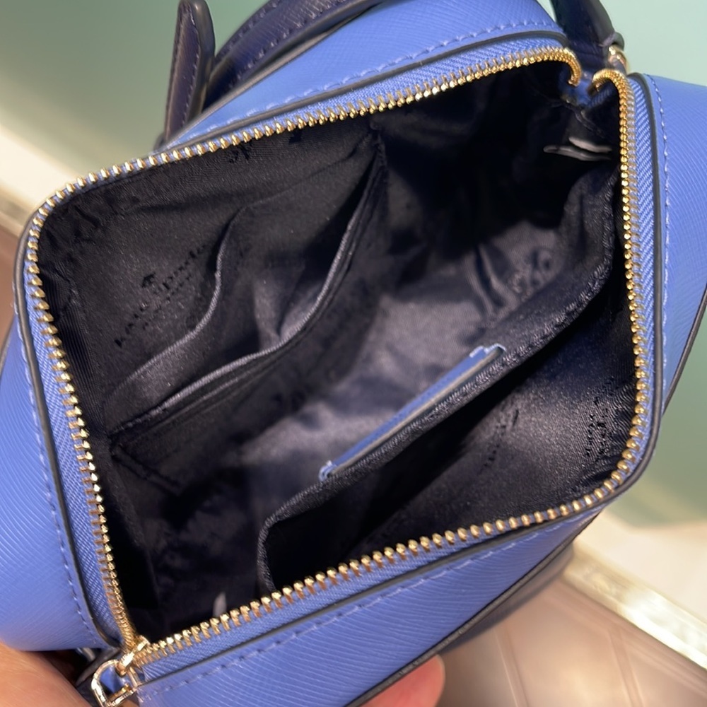 Kate Spade Staci Butterfly Sky Printed Mini Camera Bag,
Blue Multi
NWT - Picture 13 of 16